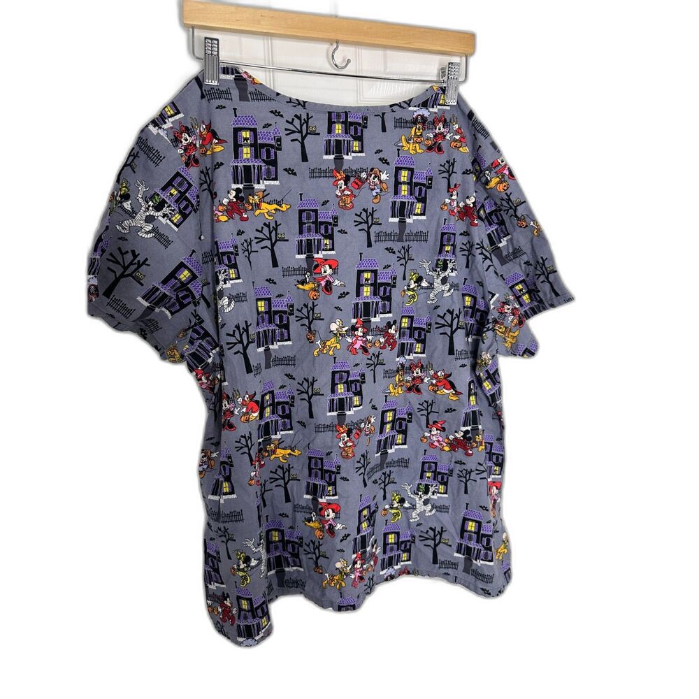Disney Halloween Scrub Top 2X Mickey Minnie Goofy Haunted House Print